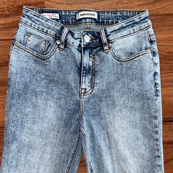 Vigoss Light Wash Stretchy Cropped Frayed-Hem High-Rise Jeans | 24 | 00 - Picture 2 of 9